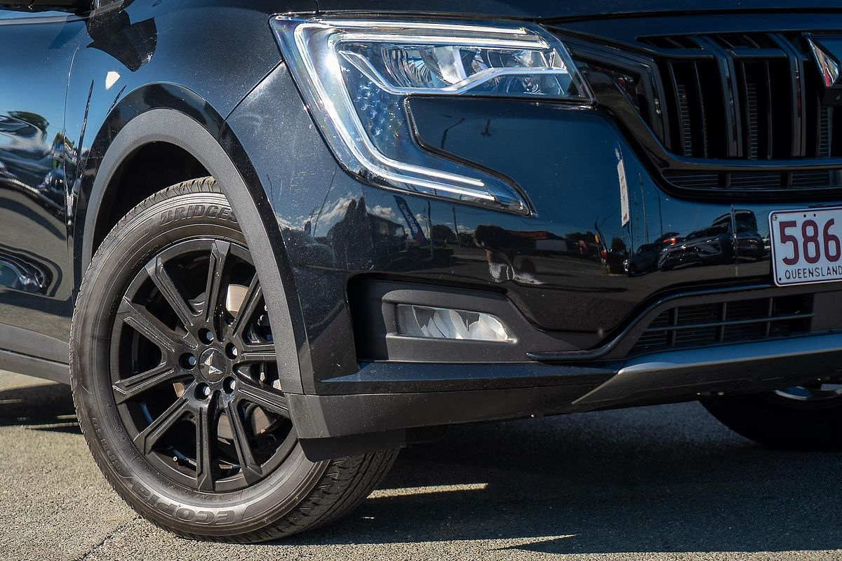 2024 Mahindra XUV700 AX7L Black Edition