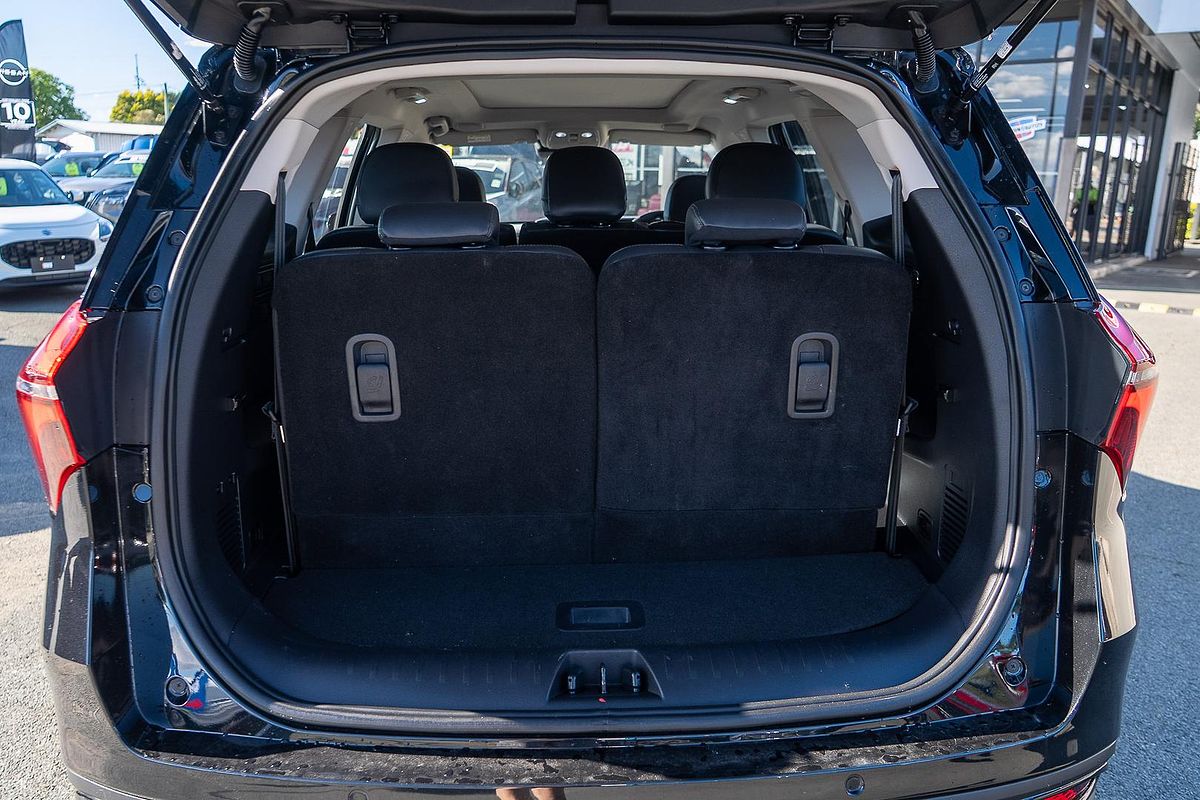 2024 Mahindra XUV700 AX7L Black Edition