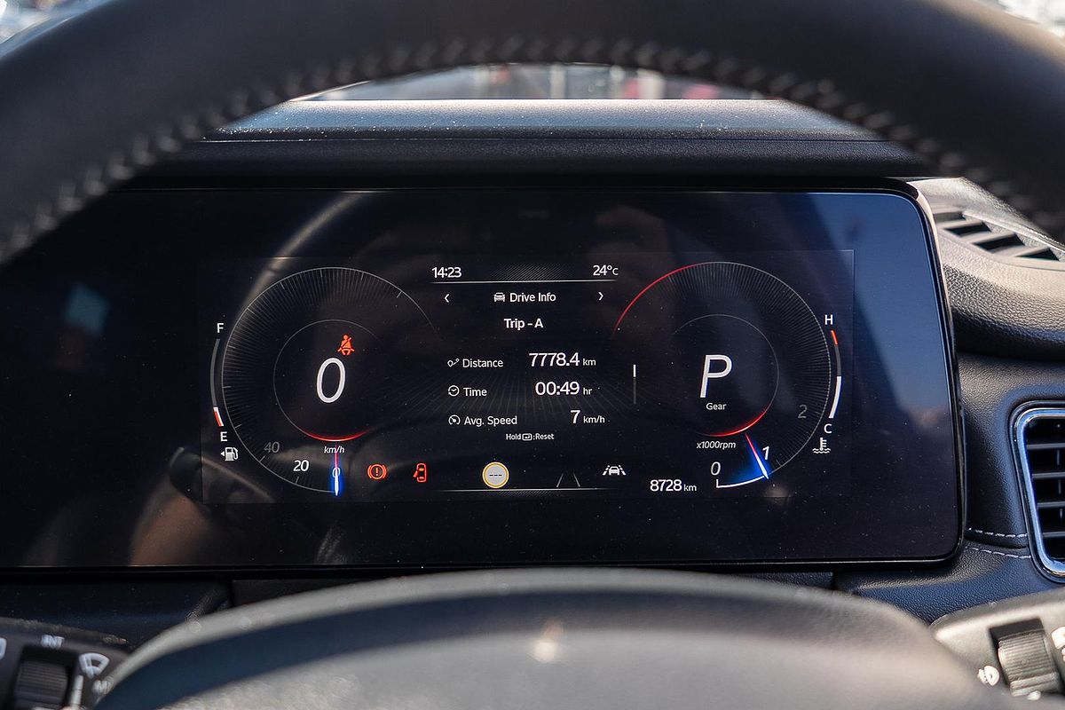 2024 Mahindra XUV700 AX7L Black Edition
