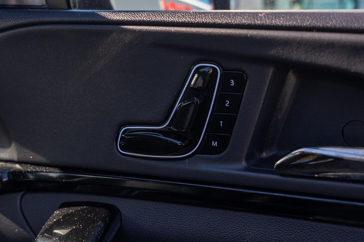 2024 Mahindra XUV700 AX7L Black Edition