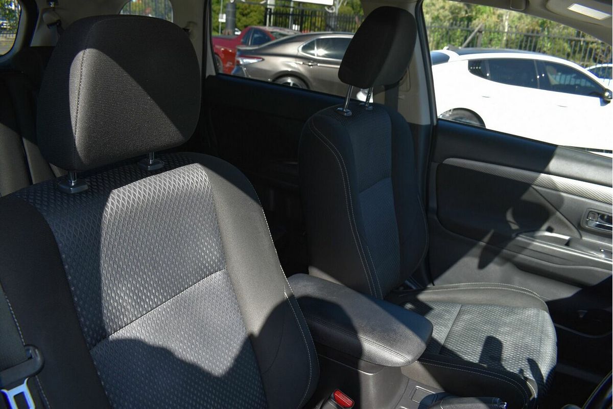 2015 Mitsubishi Outlander LS ZJ