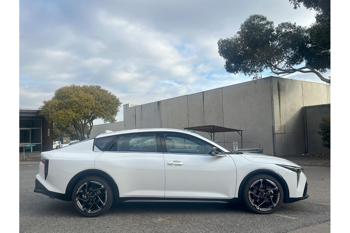 2025 Kia K4 GT-Line CL4m