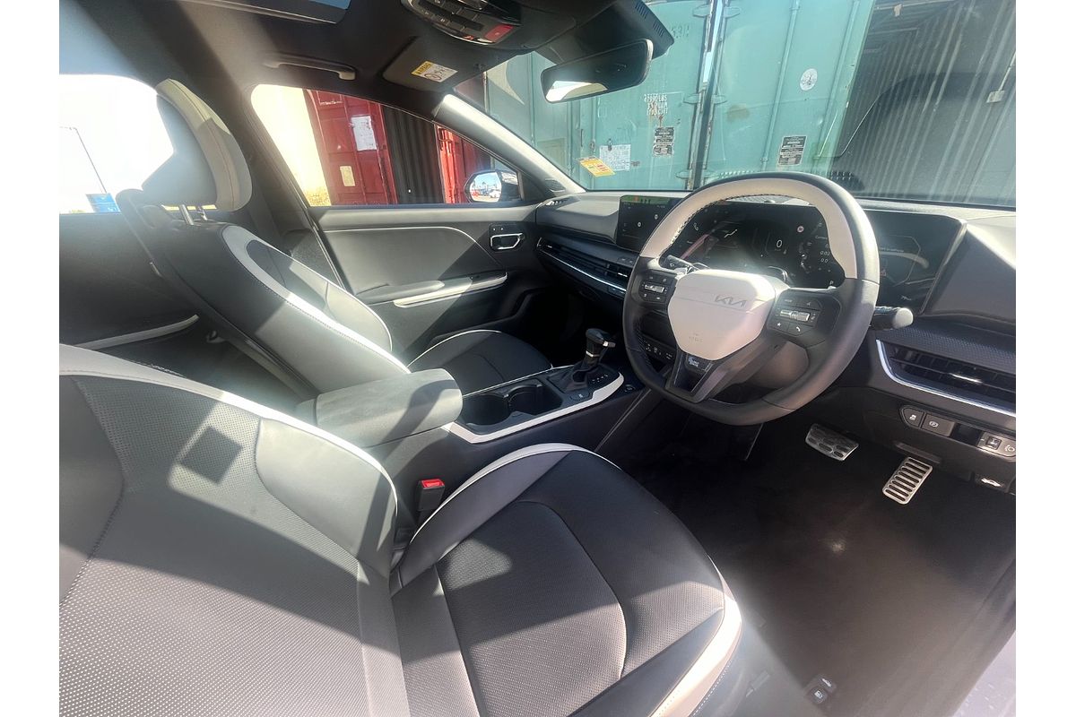 2025 Kia K4 GT-Line CL4m
