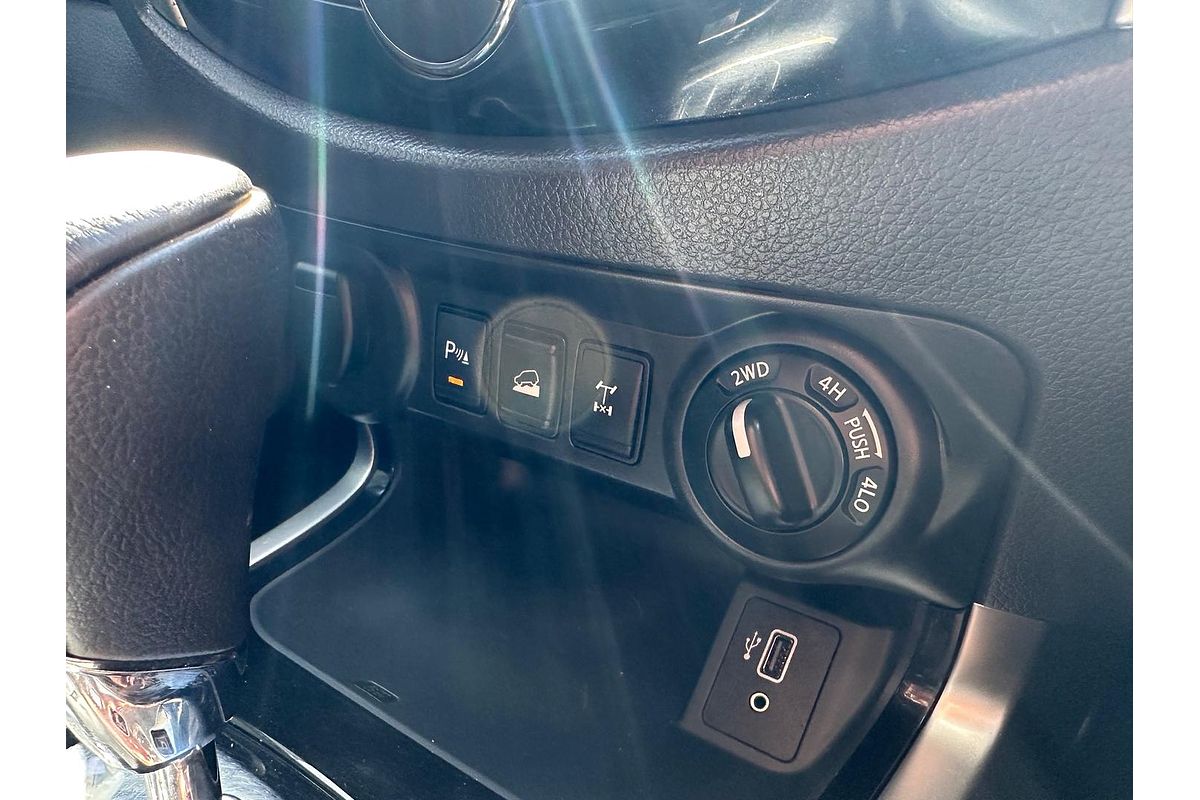 2019 Nissan Navara ST-X D23 Series 4 4X4