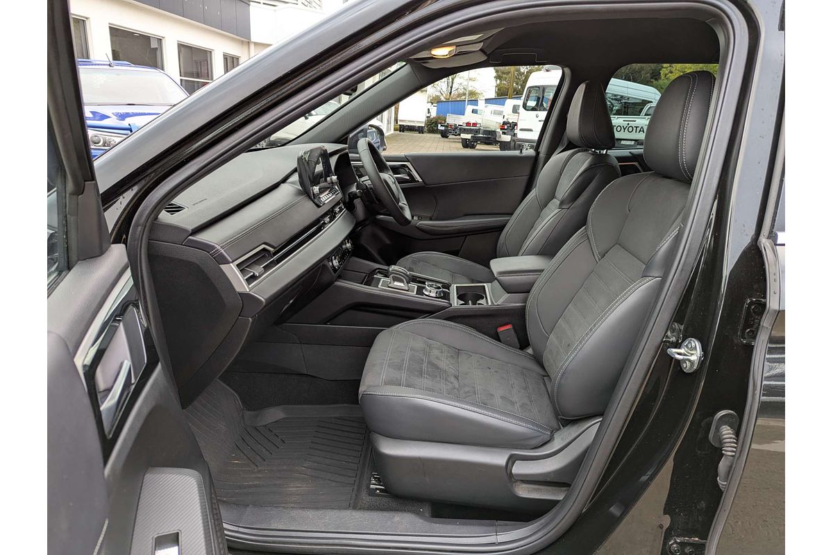 2023 Mitsubishi Outlander LS Black Edition ZM
