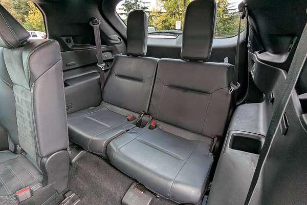 2023 Mitsubishi Outlander LS Black Edition ZM
