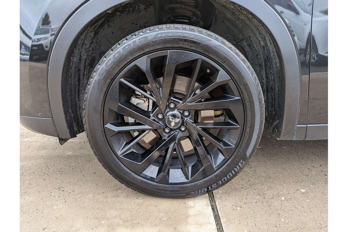2023 Mitsubishi Outlander LS Black Edition ZM