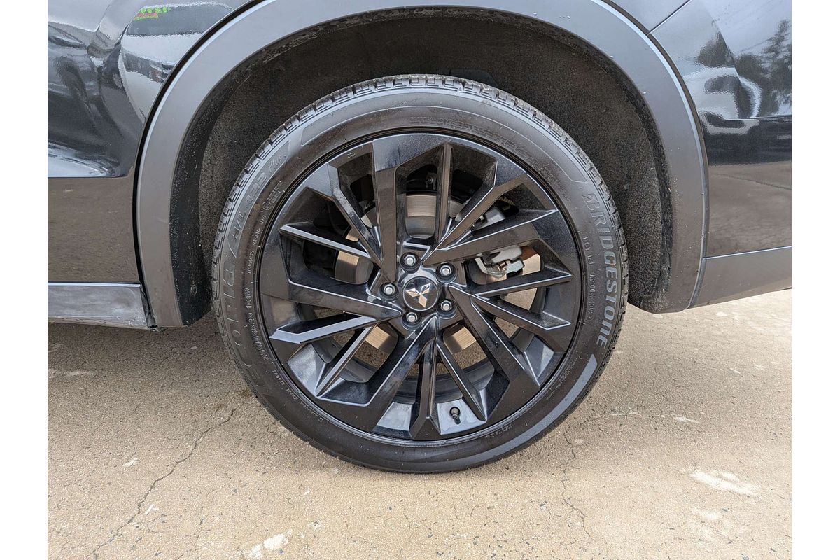 2023 Mitsubishi Outlander LS Black Edition ZM
