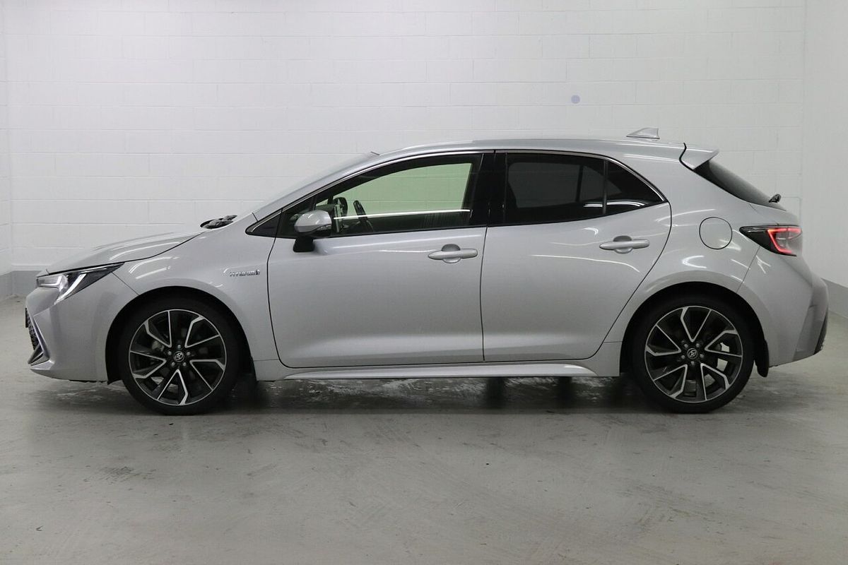 2019 Toyota Corolla ZR Hybrid ZWE211R