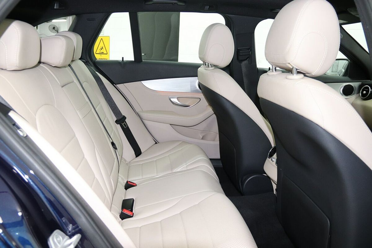 2015 Mercedes-Benz C-Class C200 S205