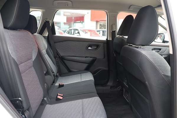 2025 Nissan X-TRAIL ST T33