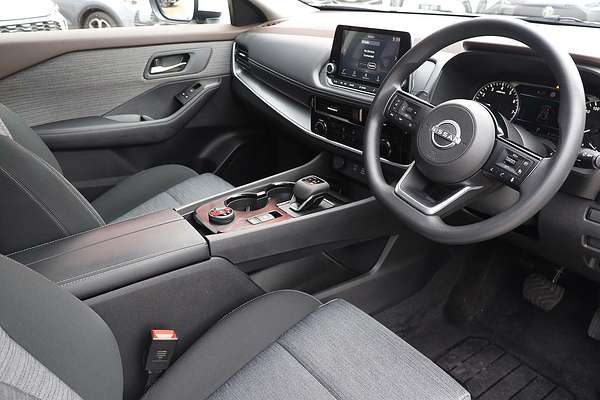 2025 Nissan X-TRAIL ST T33