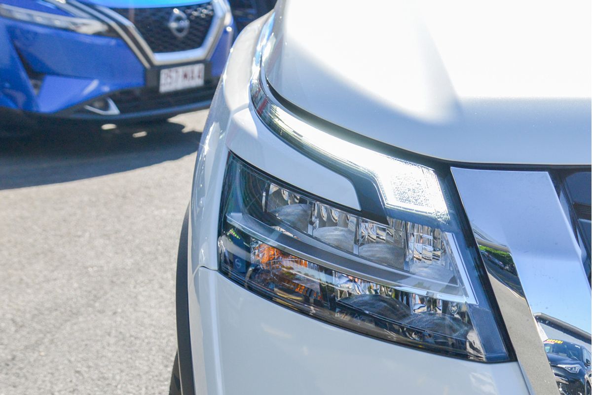 2024 Nissan Pathfinder ST-L R53