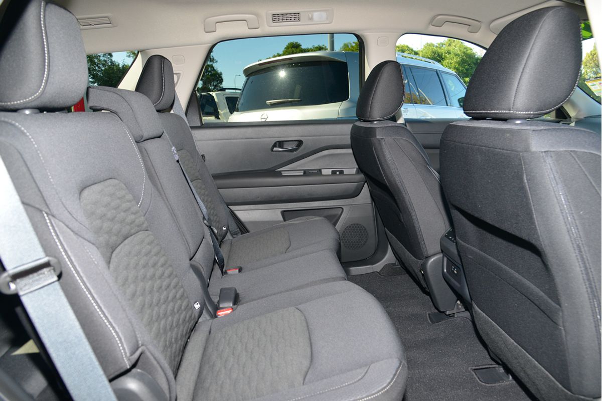 2024 Nissan Pathfinder ST-L R53