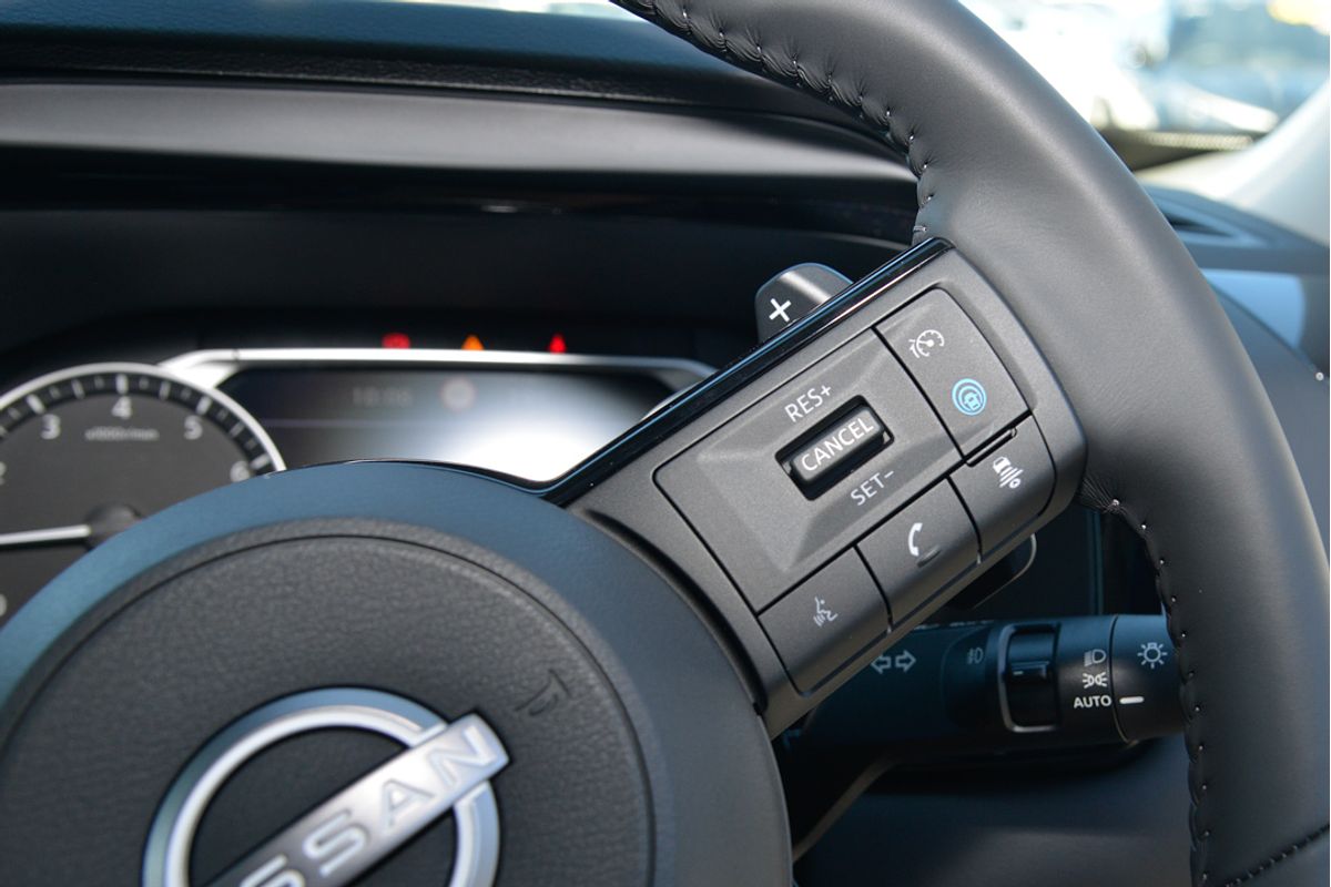 2024 Nissan Pathfinder ST-L R53