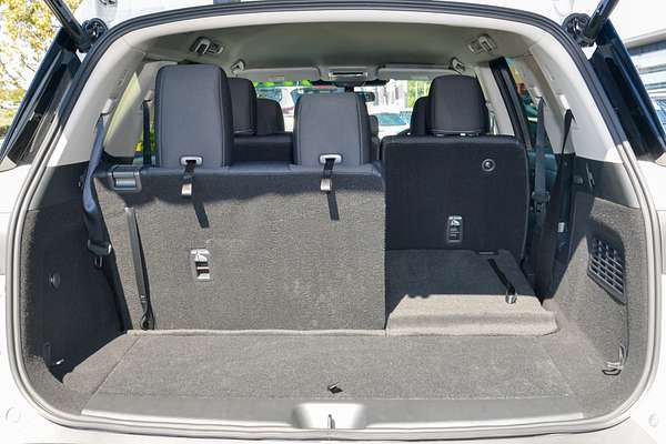 2024 Nissan Pathfinder ST-L R53