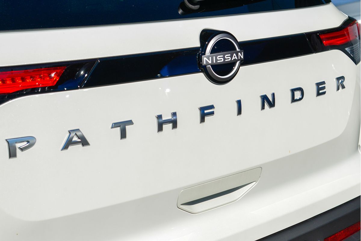 2024 Nissan Pathfinder ST-L R53