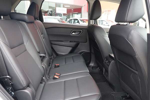 2024 Nissan X-TRAIL ST-L T33