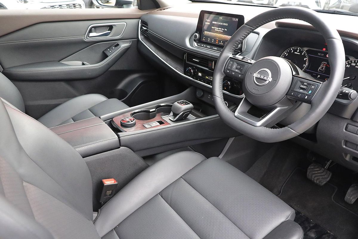 2024 Nissan X-TRAIL ST-L T33