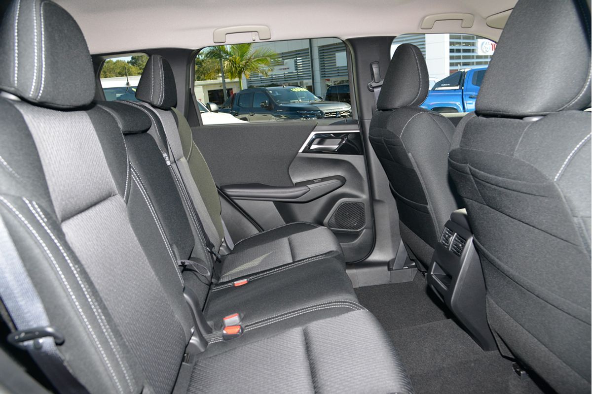 2024 Mitsubishi Outlander LS ZM