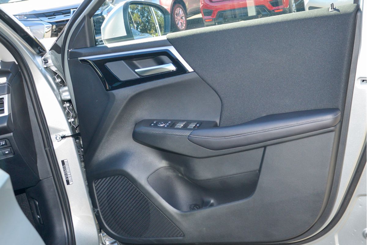 2024 Mitsubishi Outlander LS ZM