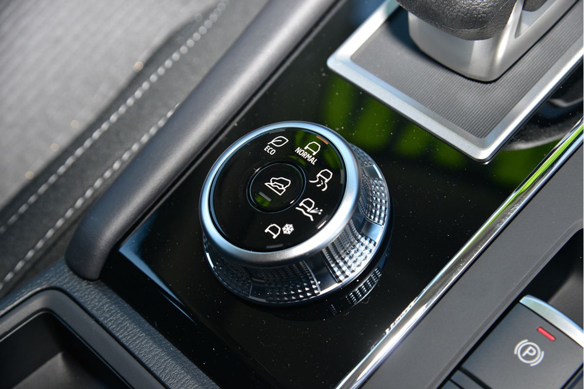 2024 Mitsubishi Outlander ES ZM