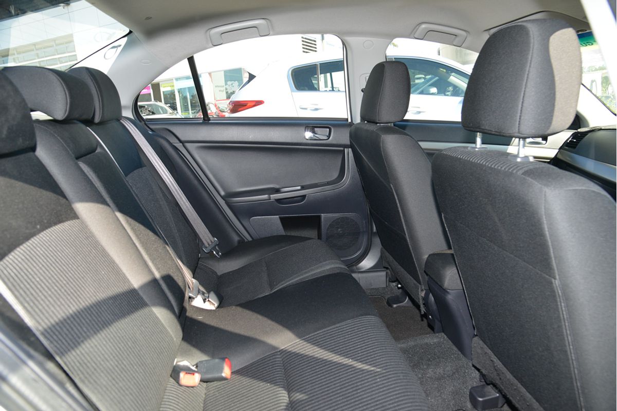 2014 Mitsubishi Lancer ES CJ