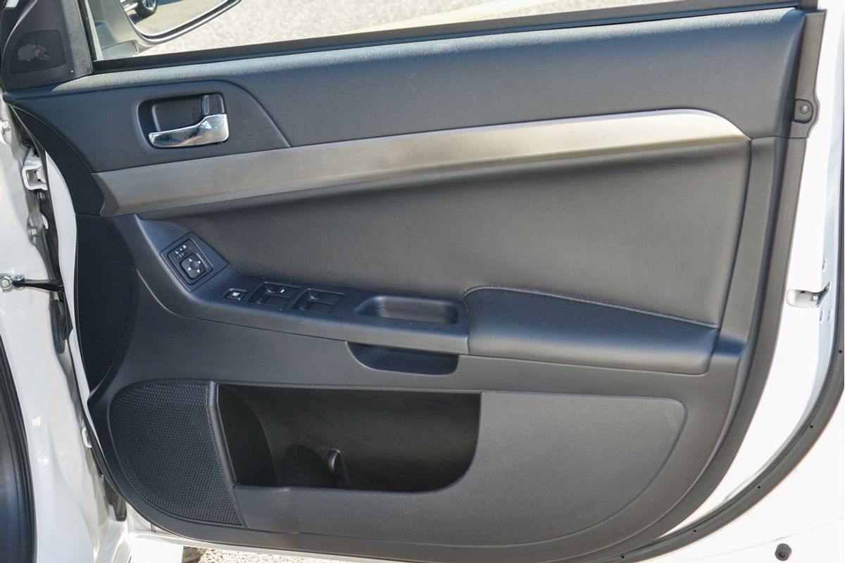 2014 Mitsubishi Lancer ES CJ