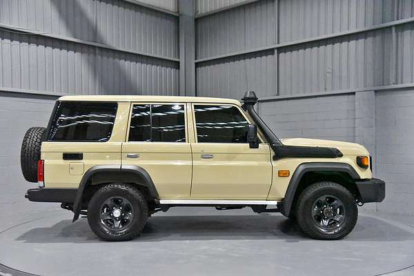 2023 Toyota Landcruiser GXL VDJL76R