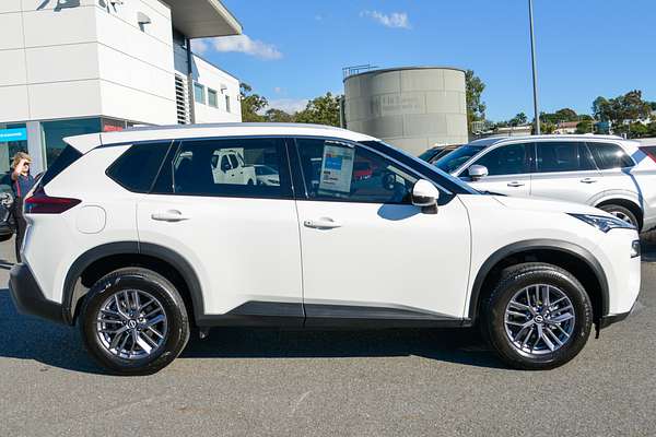 2024 Nissan X-TRAIL ST T33