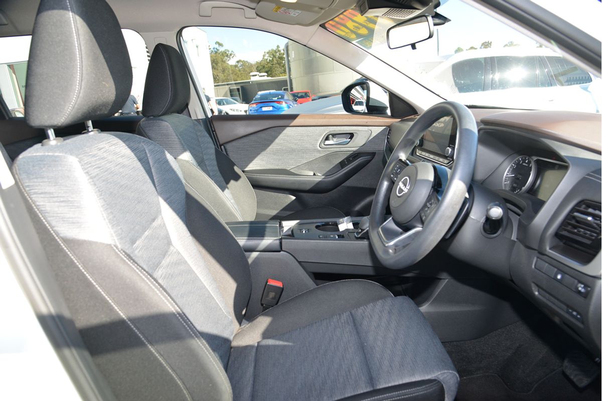 2024 Nissan X-TRAIL ST T33