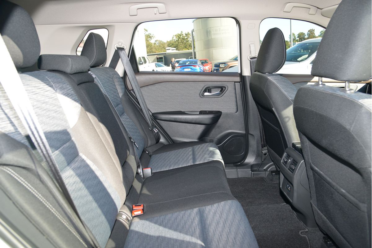 2024 Nissan X-TRAIL ST T33