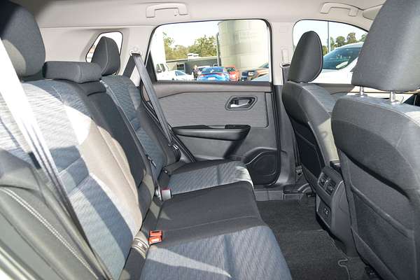2024 Nissan X-TRAIL ST T33