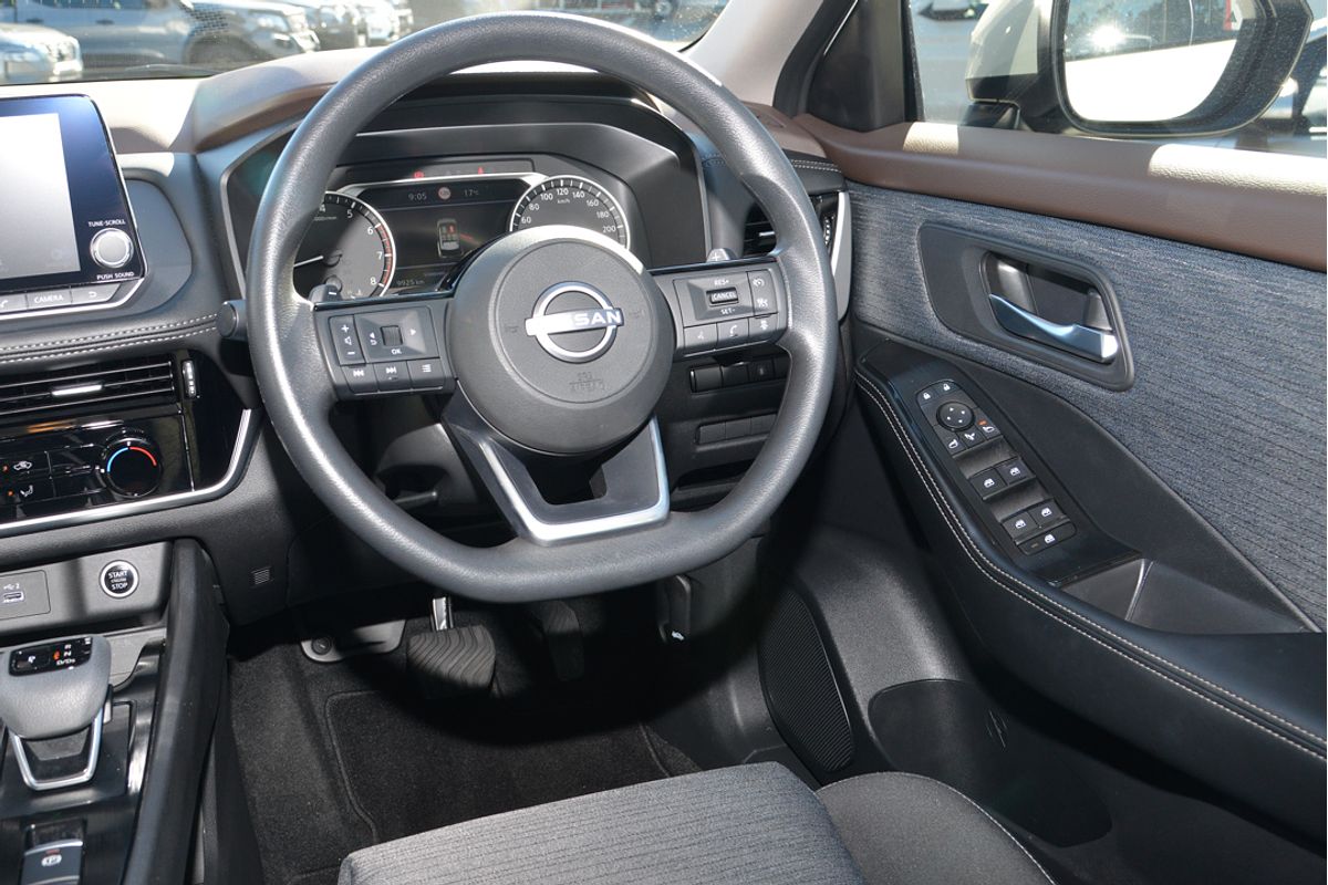 2024 Nissan X-TRAIL ST T33
