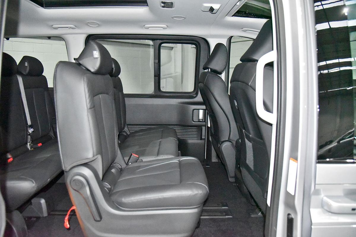 2025 Hyundai STARIA Highlander US4.V3