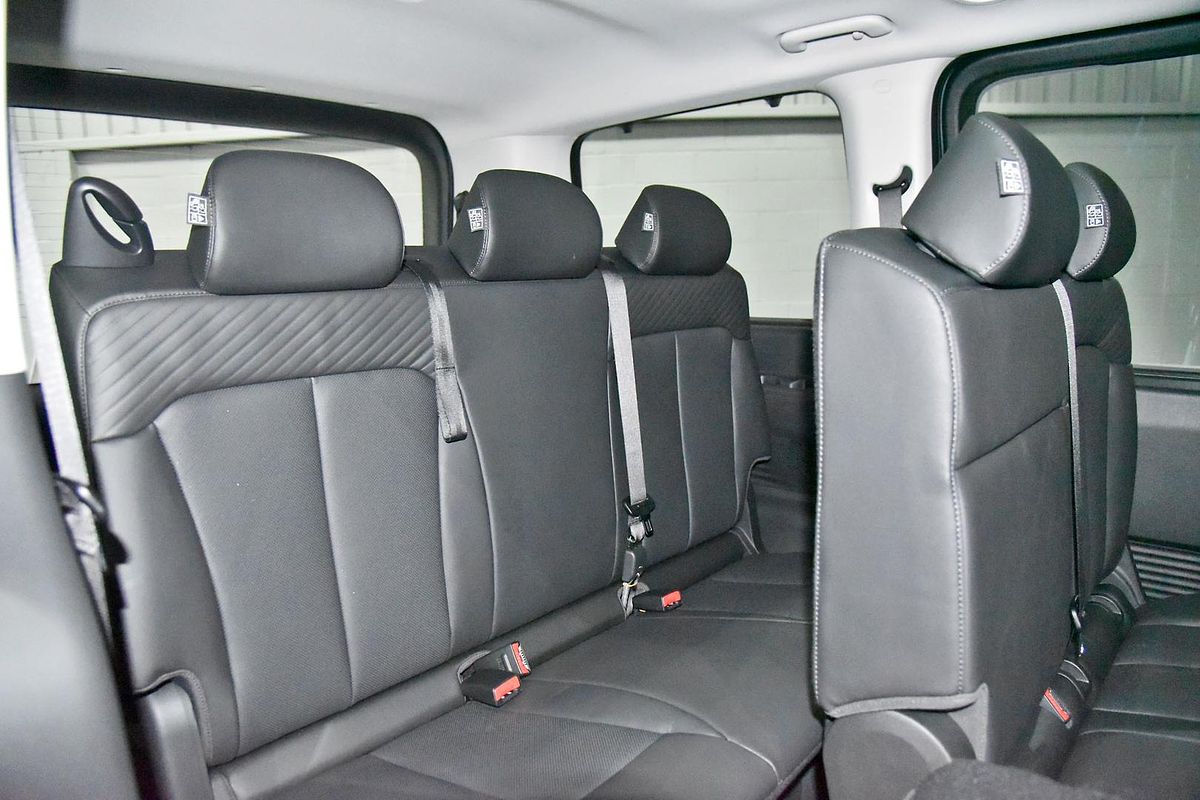 2025 Hyundai STARIA Highlander US4.V3