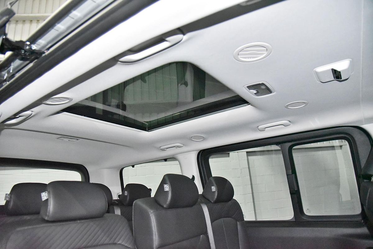 2025 Hyundai STARIA Highlander US4.V3