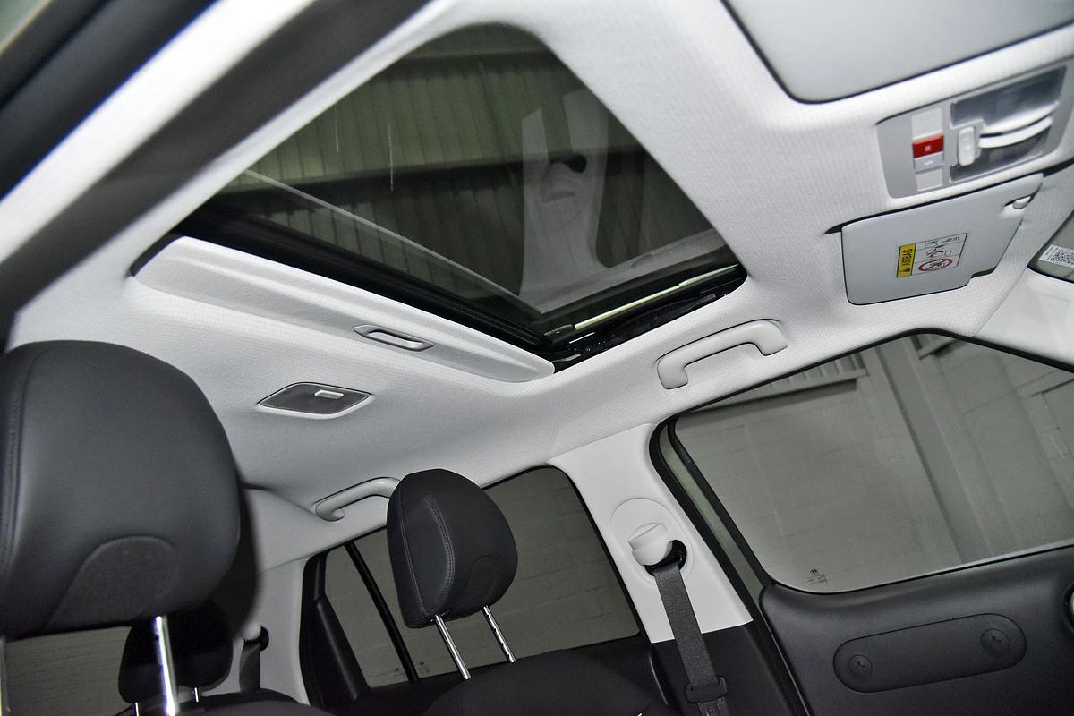 2025 Hyundai INSTER Cross AX.V1
