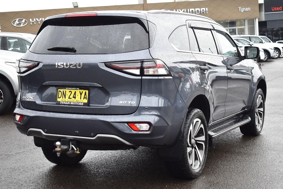 2022 Isuzu MU-X LS-T