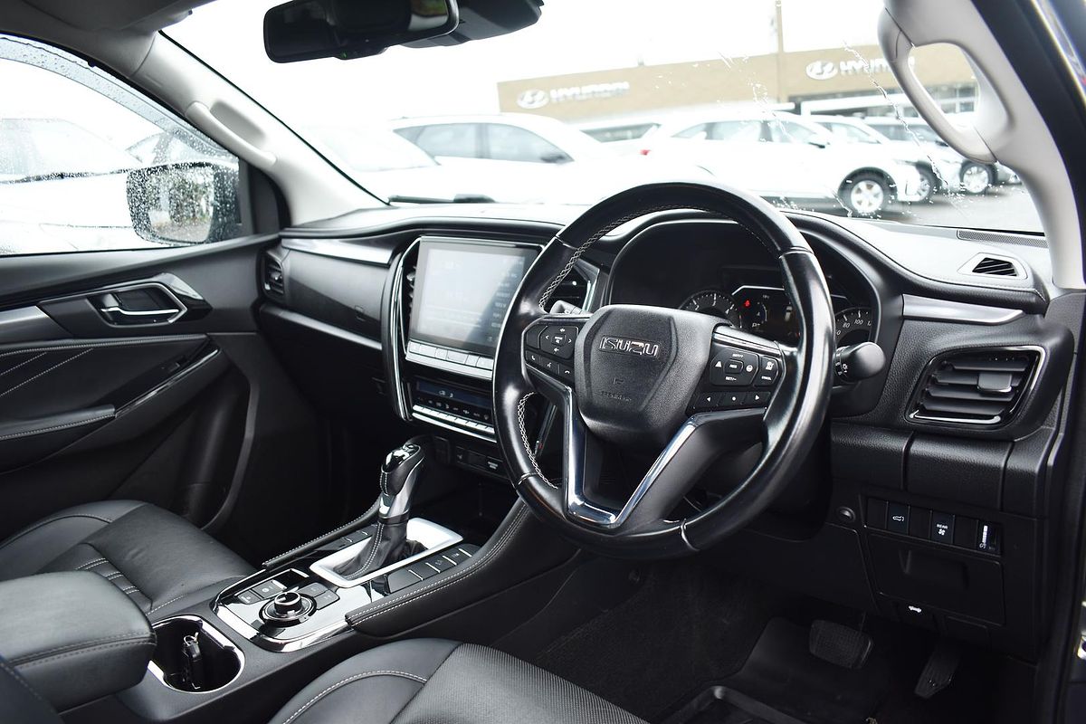 2022 Isuzu MU-X LS-T