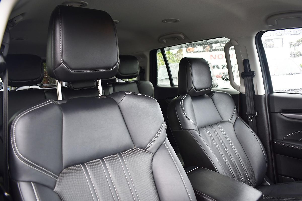 2022 Isuzu MU-X LS-T
