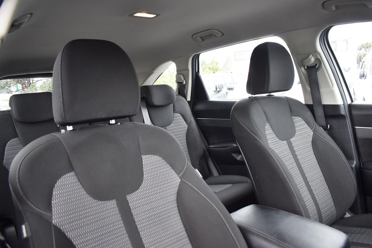 2023 Kia Sorento S MQ4