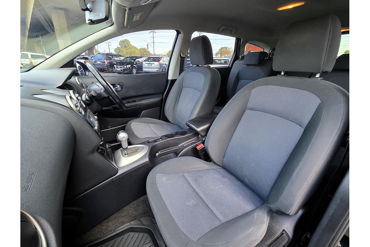 2013 Nissan Dualis +2 ST J10 Series 4