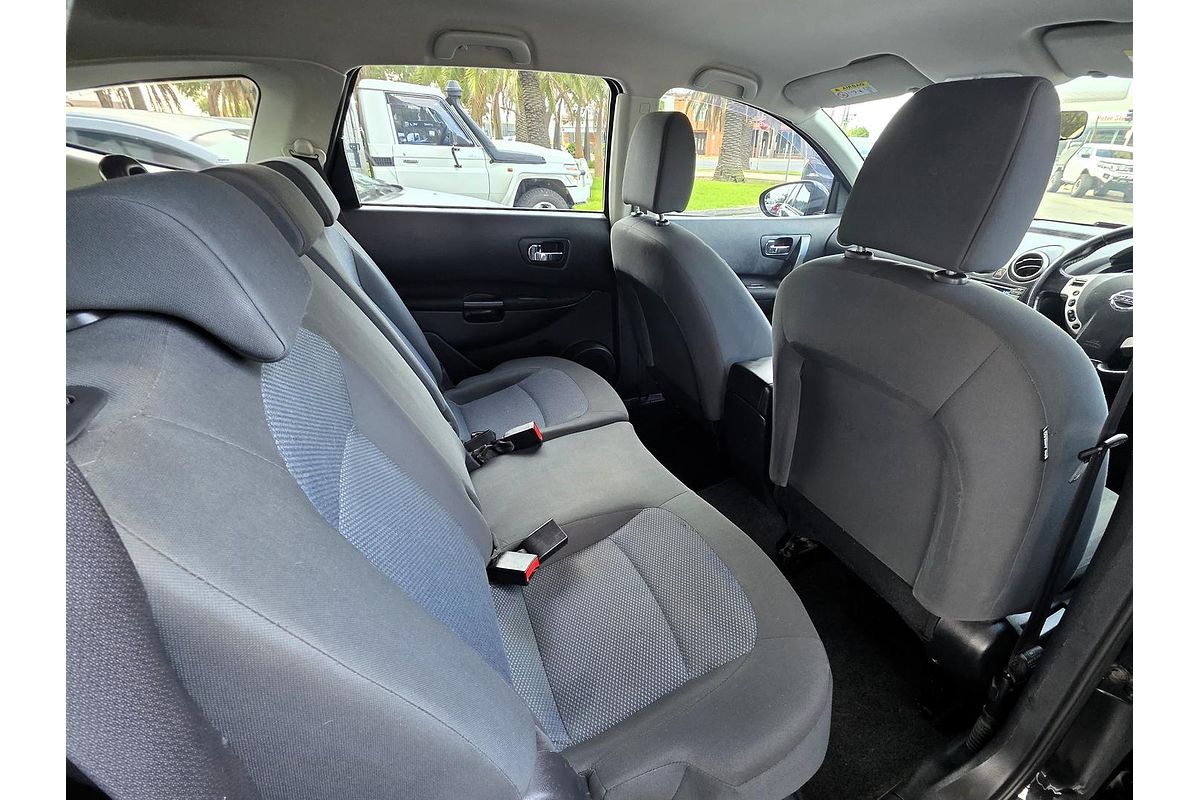 2013 Nissan Dualis +2 ST J10 Series 4