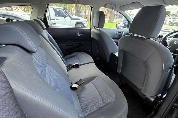 2013 Nissan Dualis +2 ST J10 Series 4