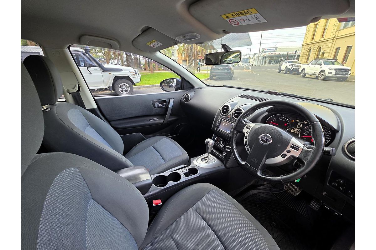 2013 Nissan Dualis +2 ST J10 Series 4