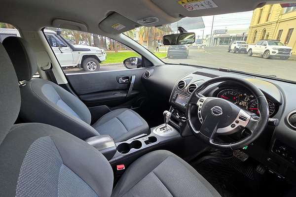 2013 Nissan Dualis +2 ST J10 Series 4