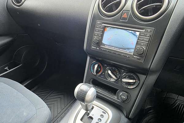 2013 Nissan Dualis +2 ST J10 Series 4