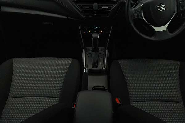 2023 Suzuki S-Cross GLX JYB