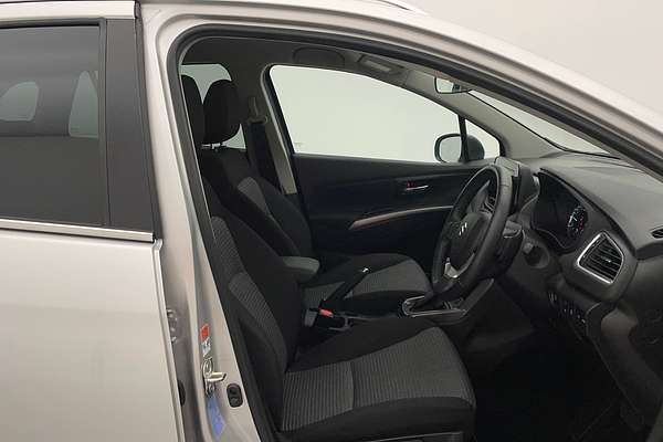 2023 Suzuki S-Cross GLX JYB